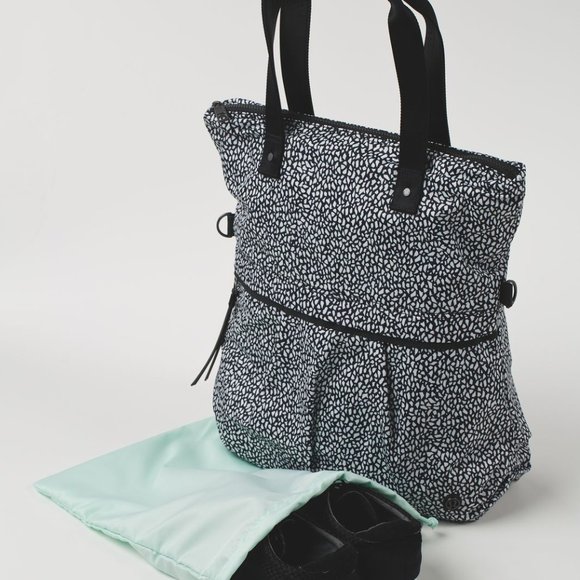 Lululemon Twice As Nice Tote miss mosaic o/s nwt